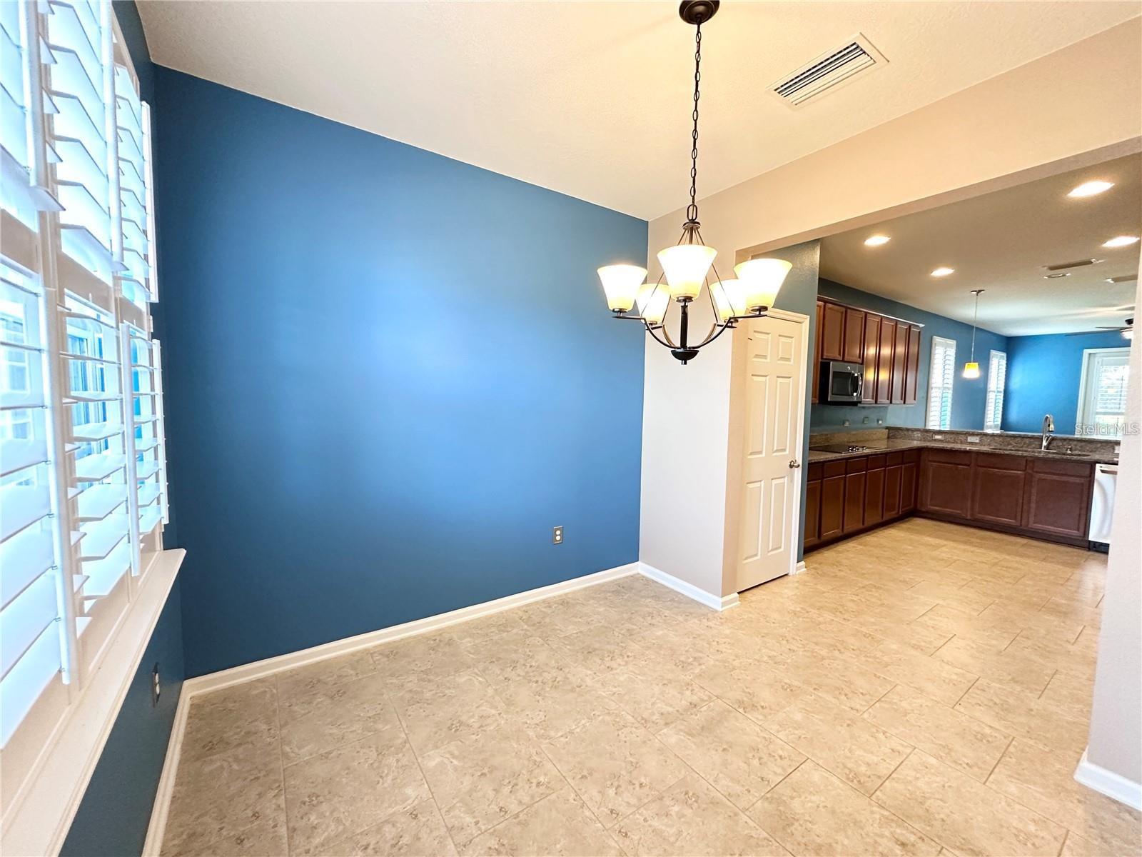 Image 5 of 32 For 567 Gunston Court