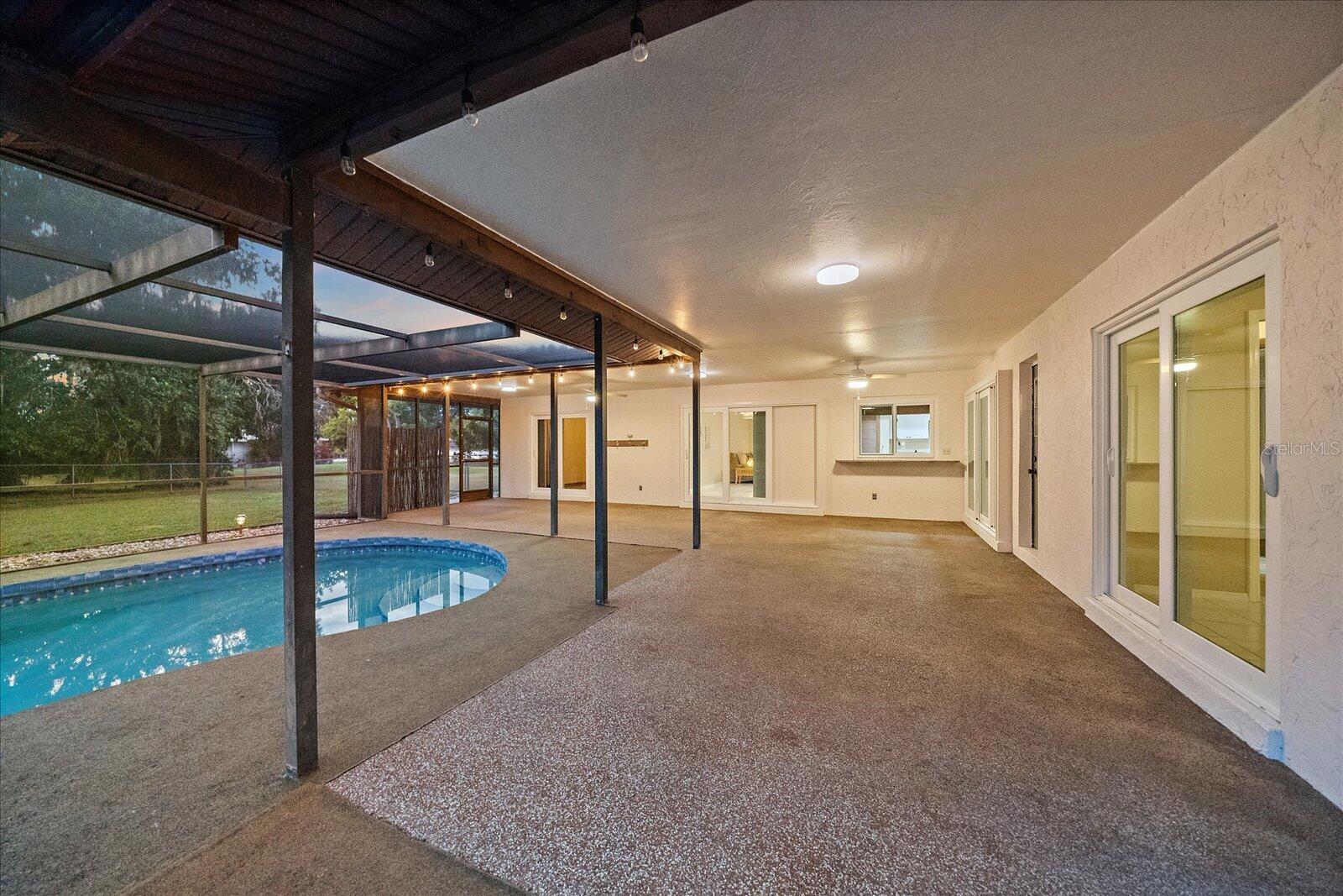 Image 15 of 47 For 3652 Oak Grove Drive