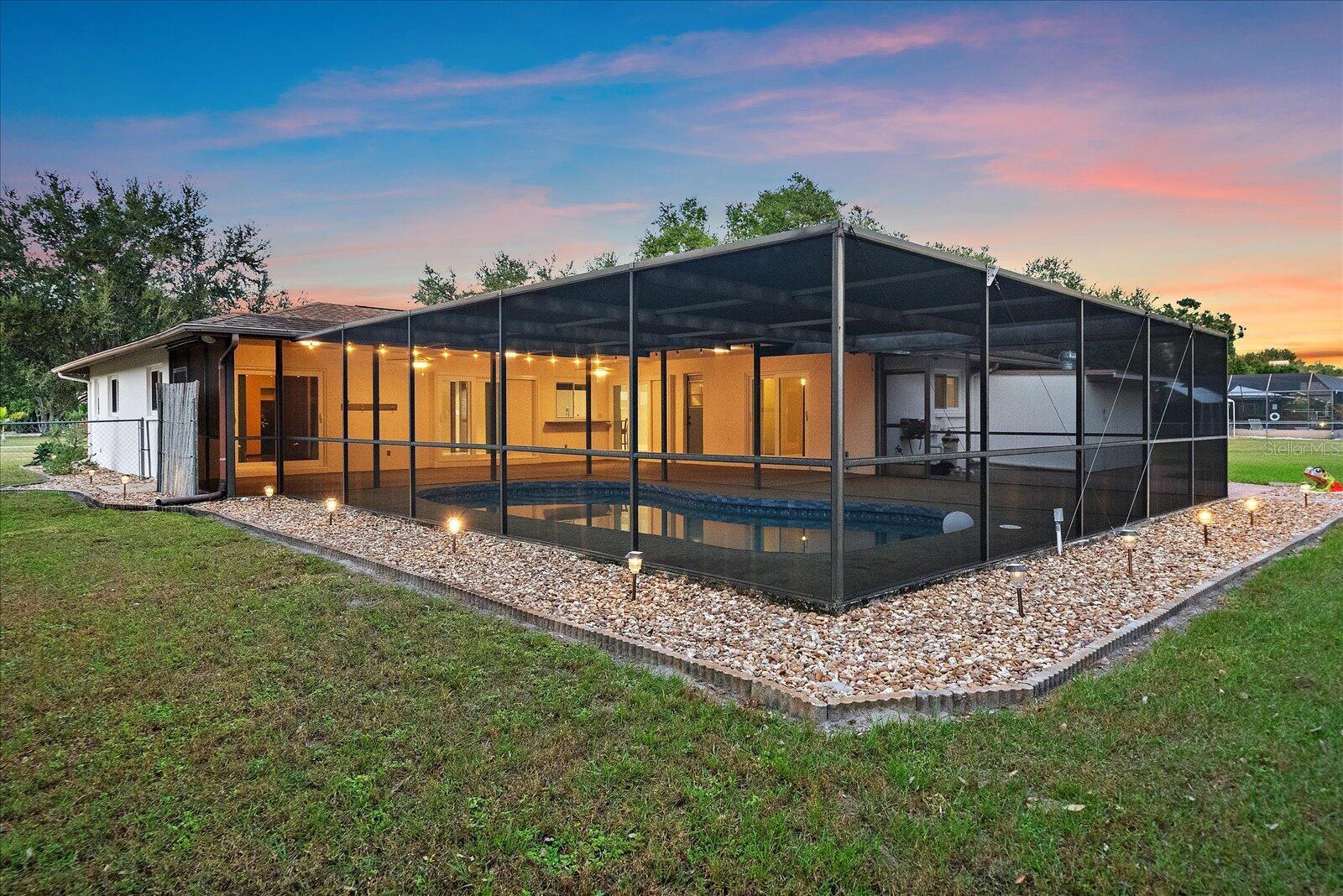 Image 17 of 47 For 3652 Oak Grove Drive