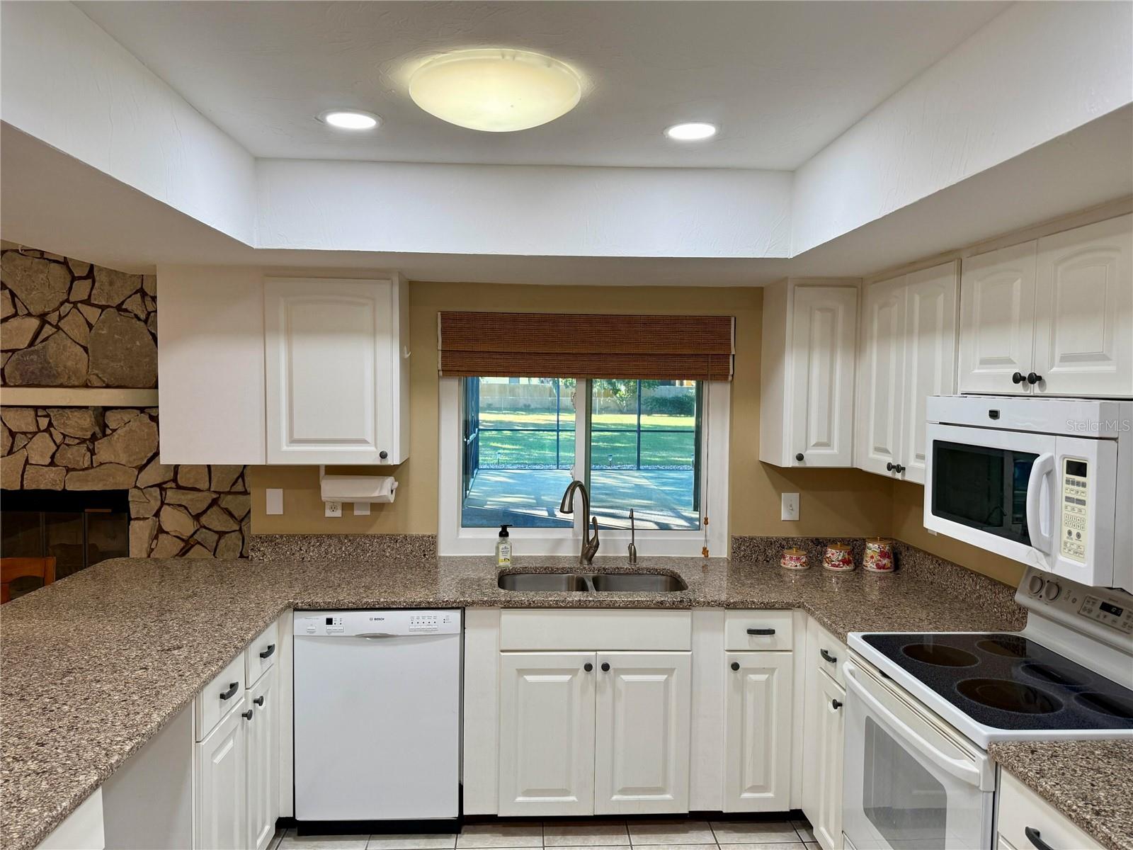 Image 25 of 47 For 3652 Oak Grove Drive