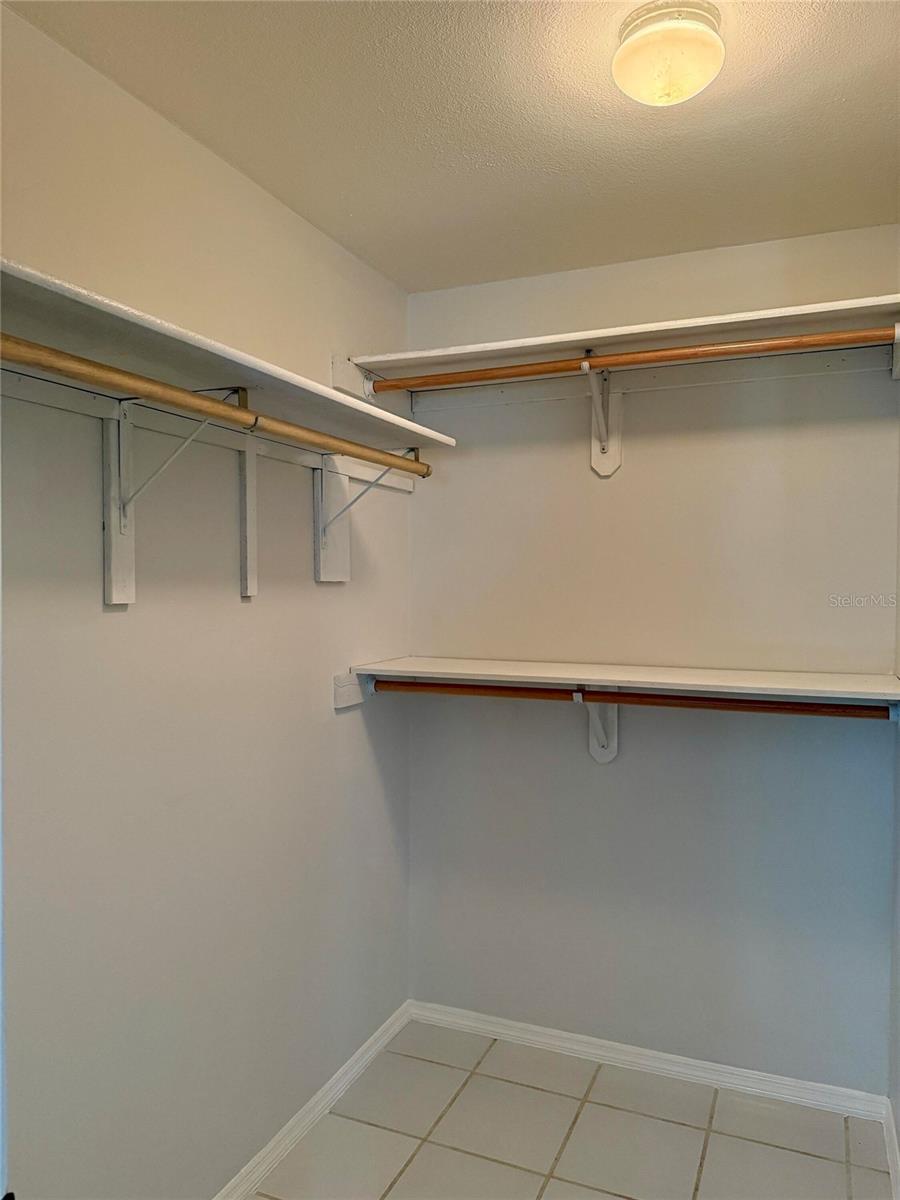 Image 35 of 47 For 3652 Oak Grove Drive