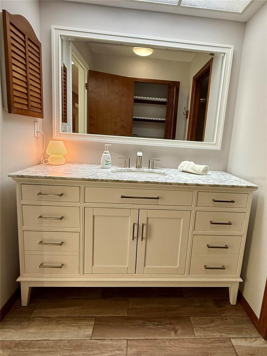 Image 38 of 47 For 3652 Oak Grove Drive