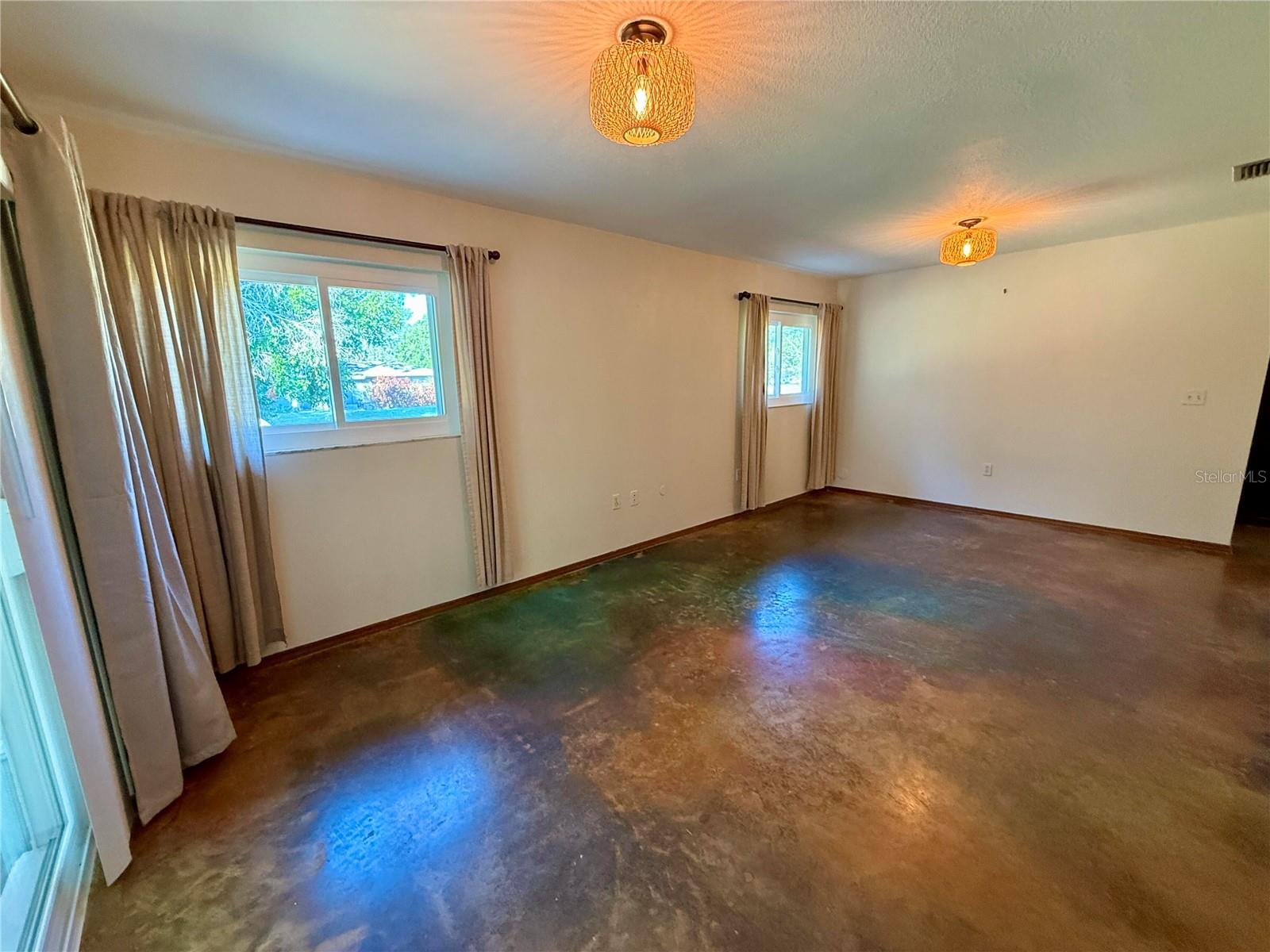 Image 39 of 47 For 3652 Oak Grove Drive