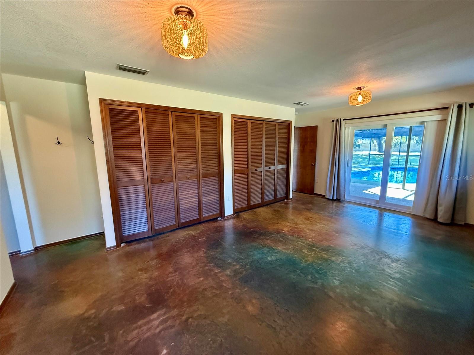 Image 40 of 47 For 3652 Oak Grove Drive