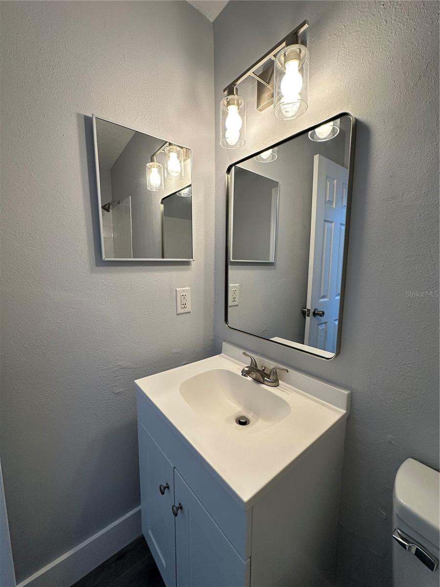 Image 16 of 31 For 3915 Anthony Lane