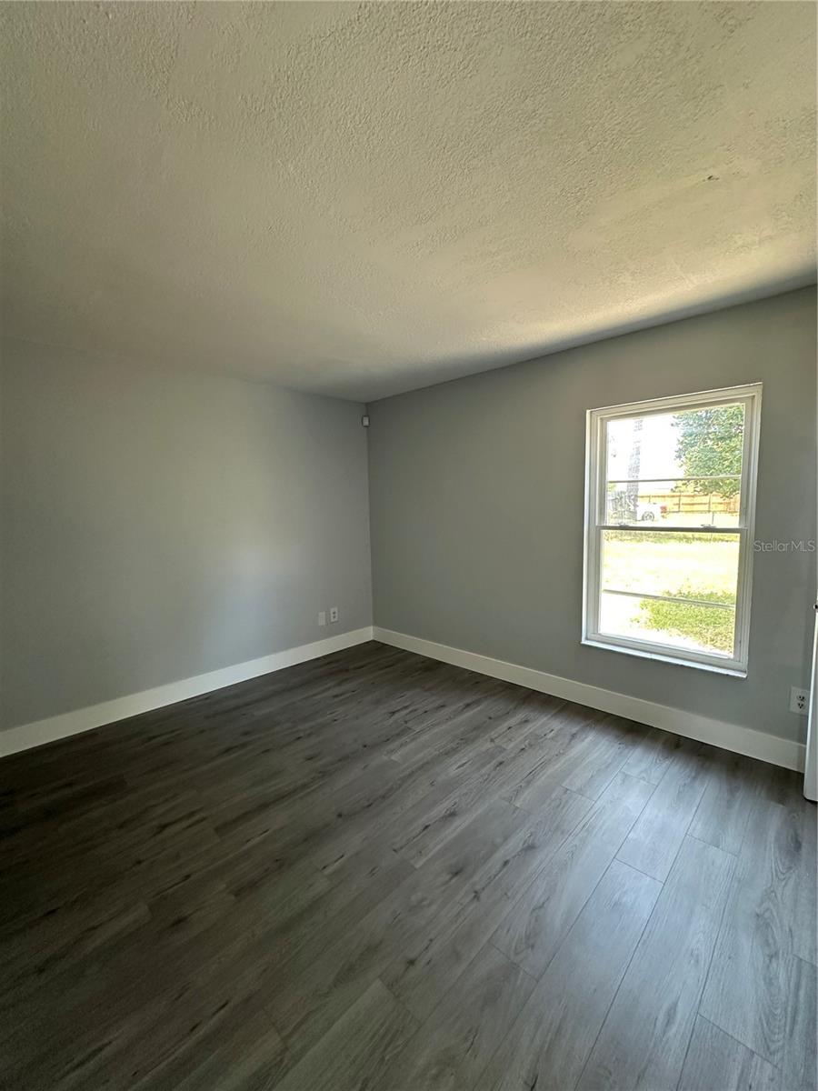 Image 18 of 31 For 3915 Anthony Lane