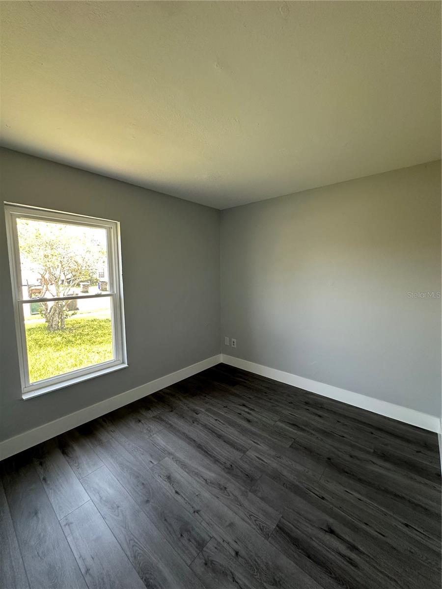 Image 21 of 31 For 3915 Anthony Lane