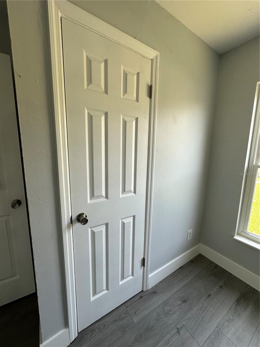 Image 23 of 31 For 3915 Anthony Lane