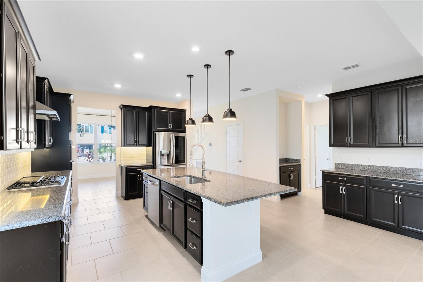 Image 7 of 41 For 682 Anna Ridge Road