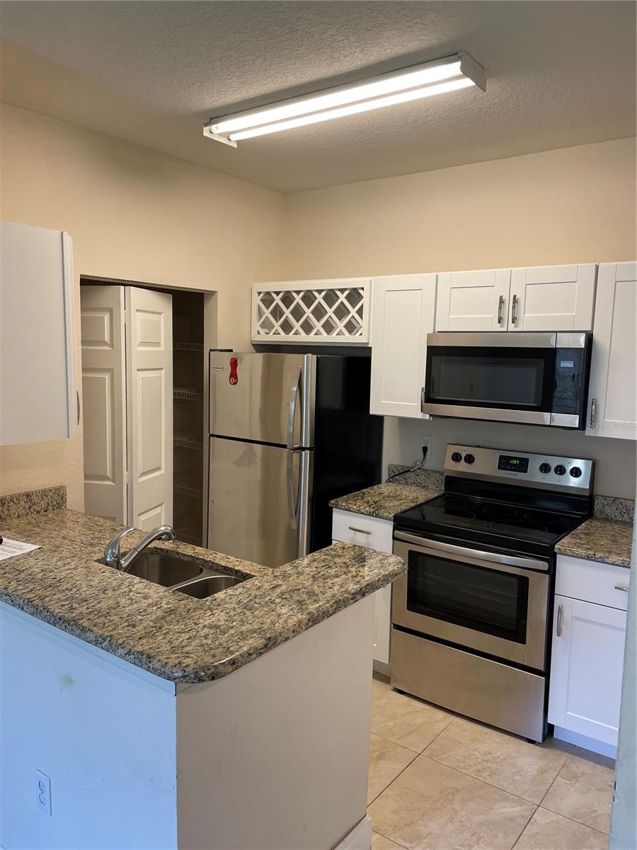 Image 5 of 17 For 2564 Robert Trent Jones Drive 1325