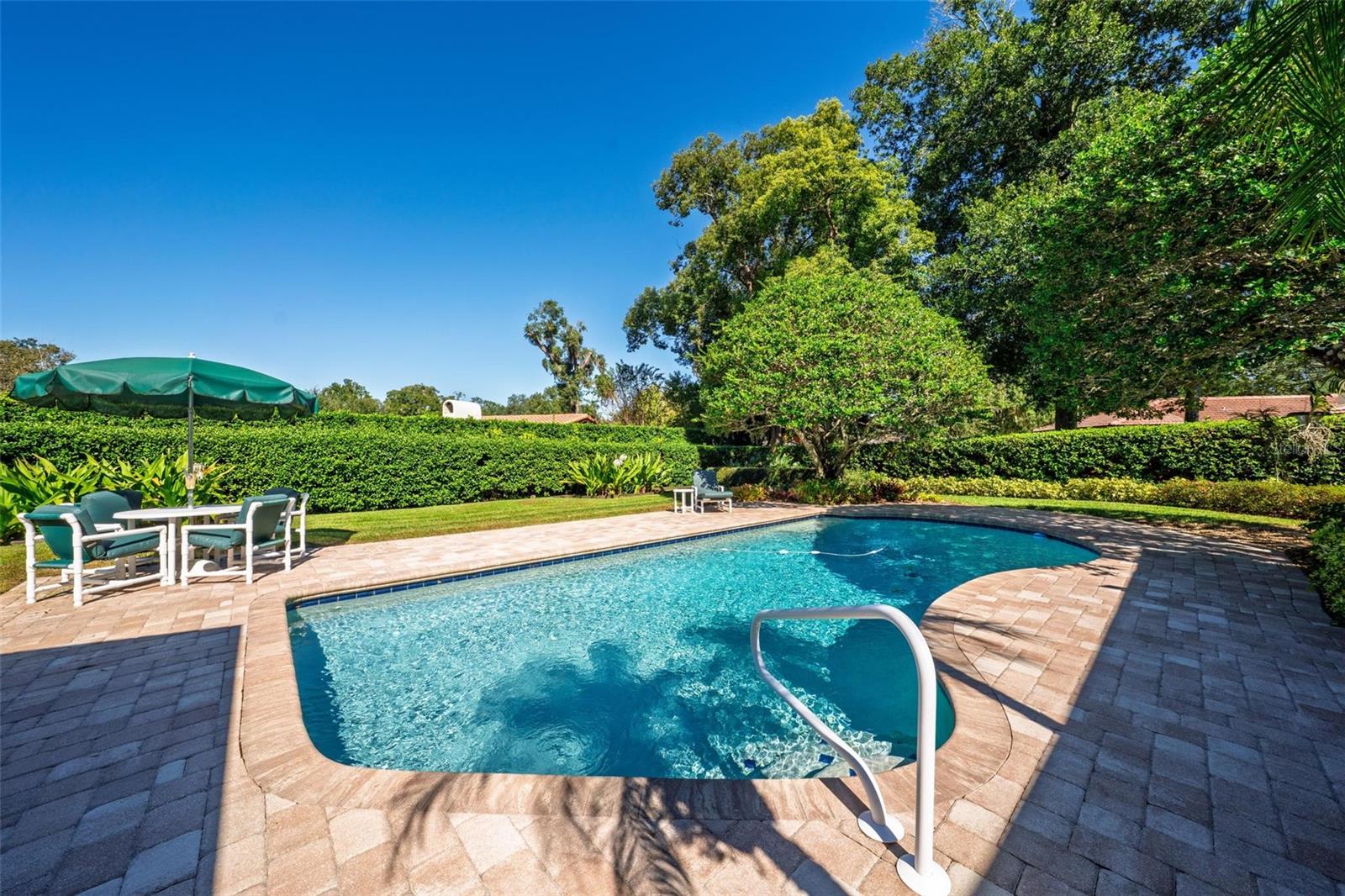 Image 14 of 79 For 1053 Sweetbriar Road