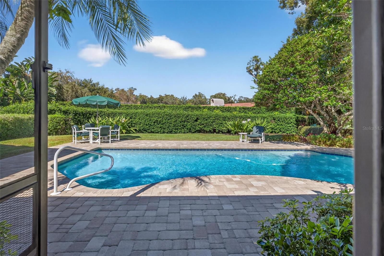 Image 18 of 79 For 1053 Sweetbriar Road