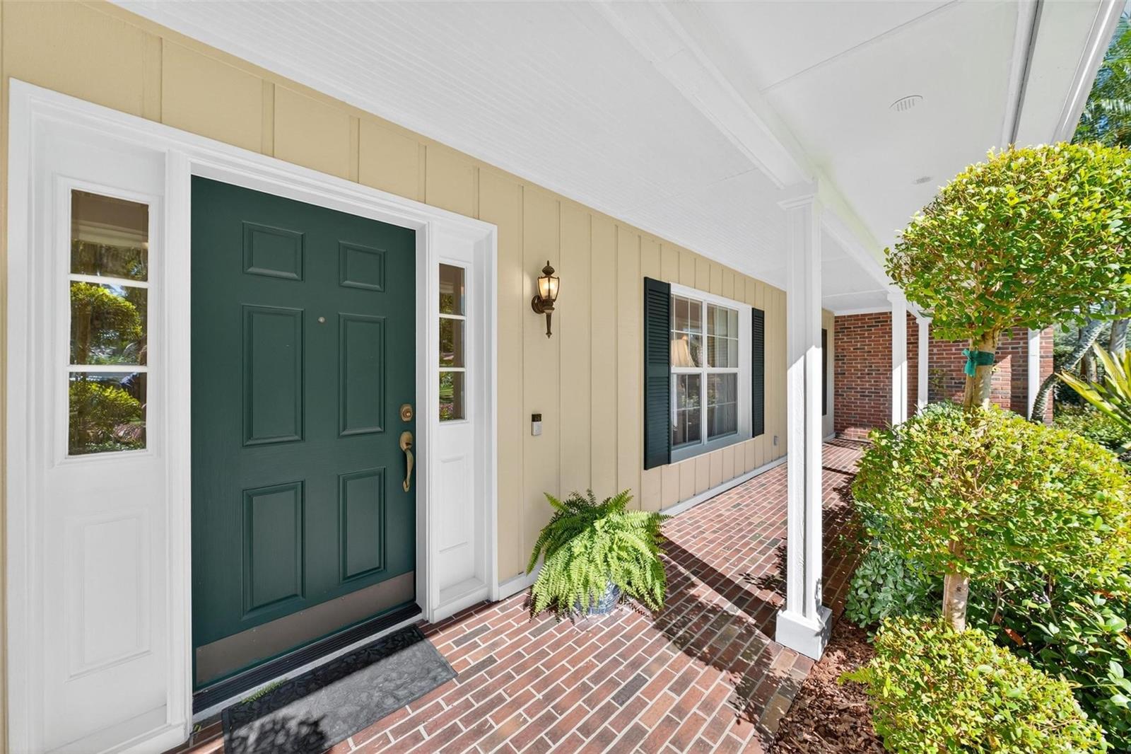 Image 20 of 79 For 1053 Sweetbriar Road