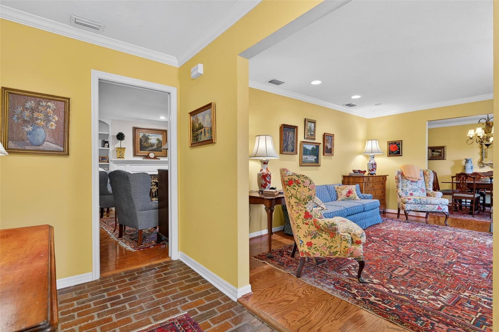 Image 21 of 79 For 1053 Sweetbriar Road