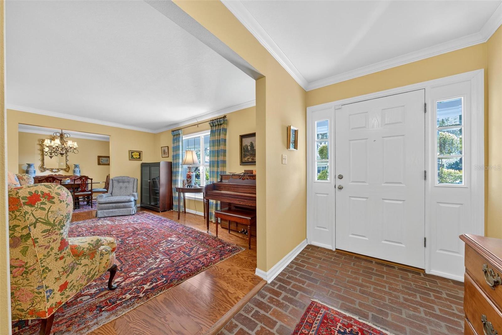 Image 23 of 79 For 1053 Sweetbriar Road