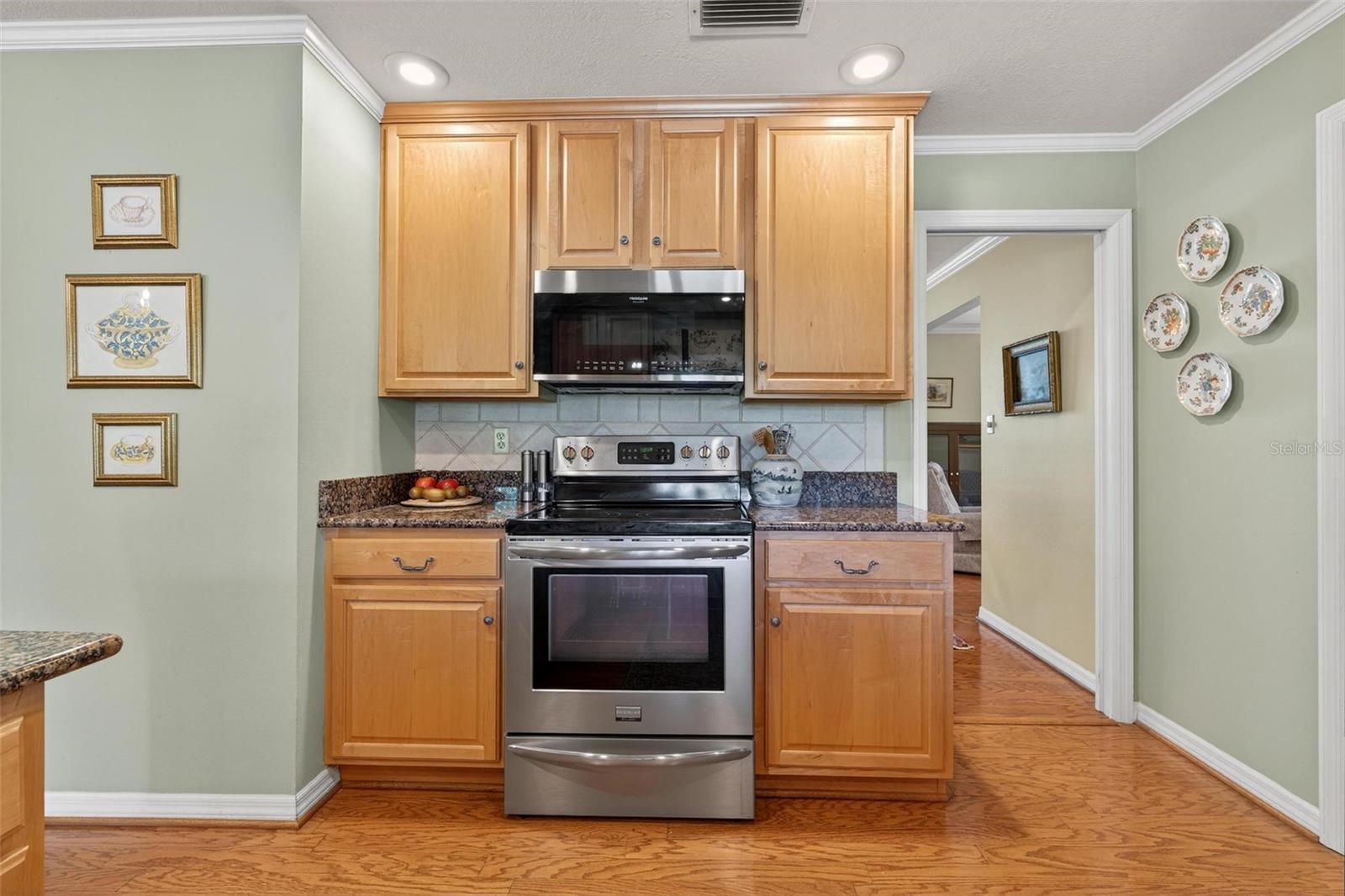 Image 36 of 79 For 1053 Sweetbriar Road