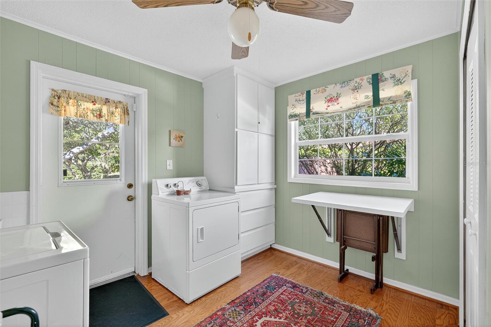 Image 41 of 79 For 1053 Sweetbriar Road