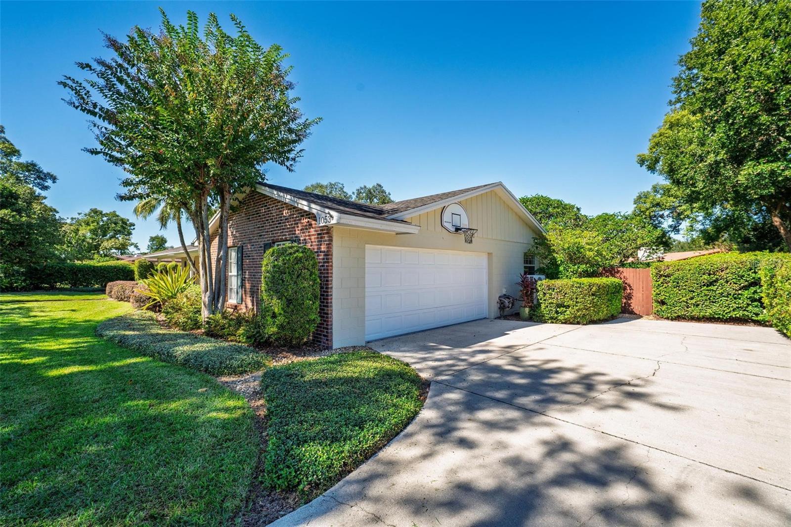 Image 6 of 79 For 1053 Sweetbriar Road