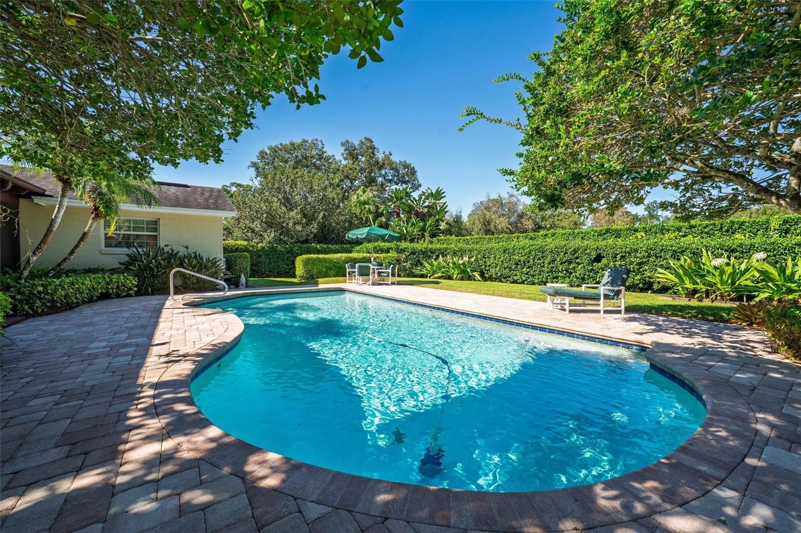 Image 8 of 79 For 1053 Sweetbriar Road