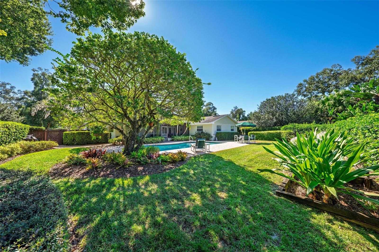 Image 9 of 79 For 1053 Sweetbriar Road