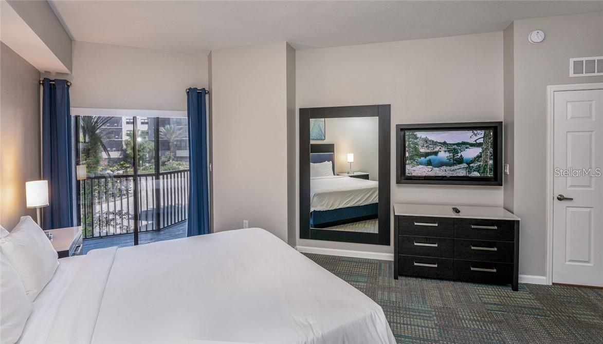 Image 21 of 56 For 14501 Grove Resort Avenue 1545