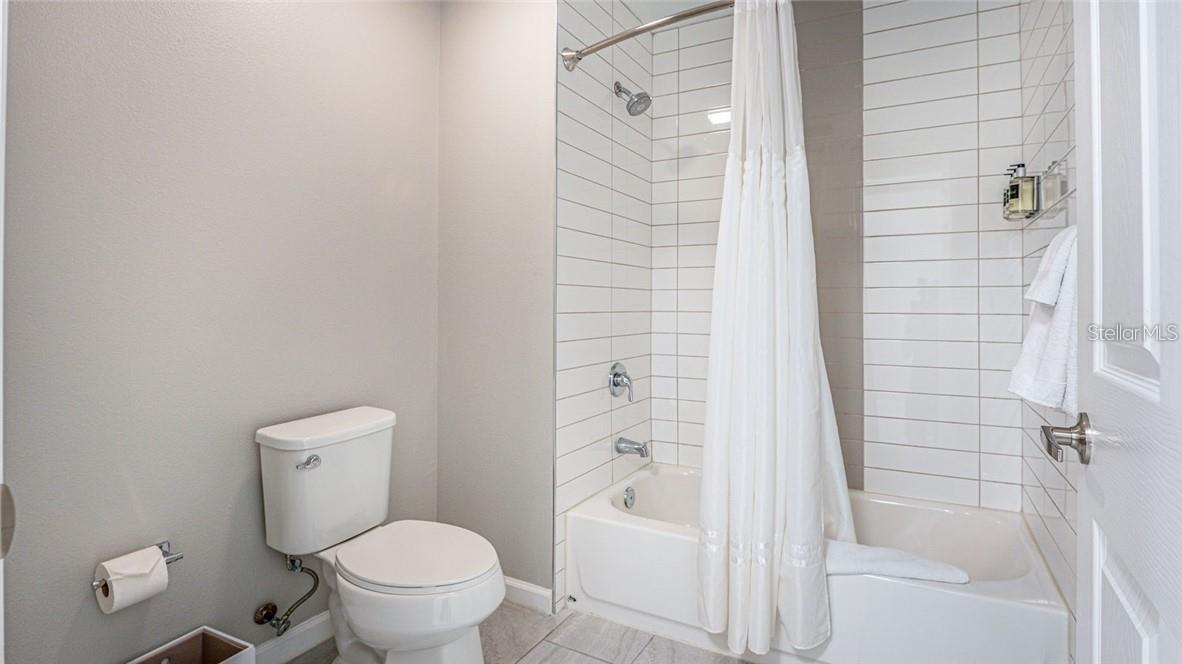 Image 27 of 56 For 14501 Grove Resort Avenue 1545