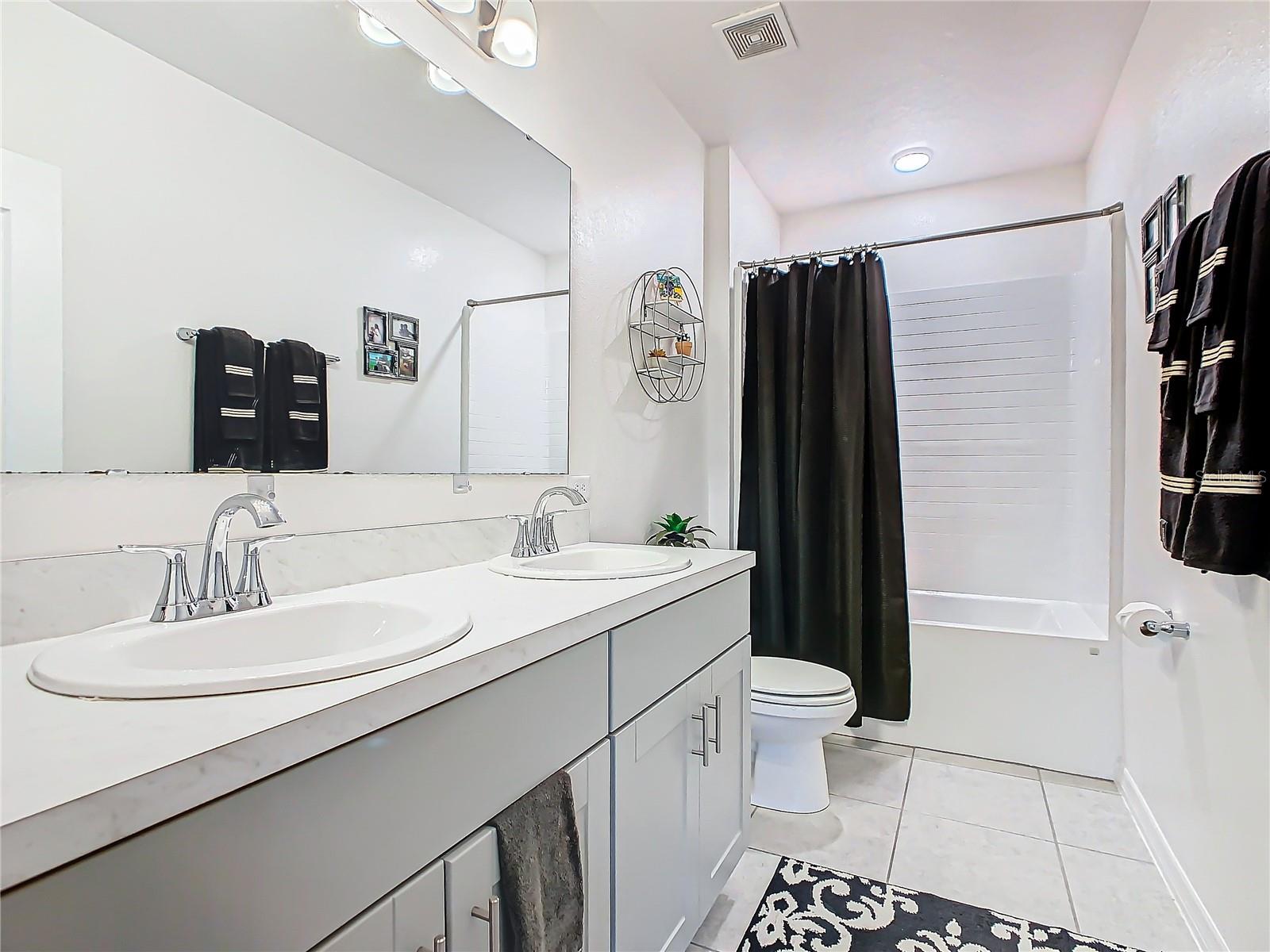 Image 34 of 40 For 208 Goldenrod Lane