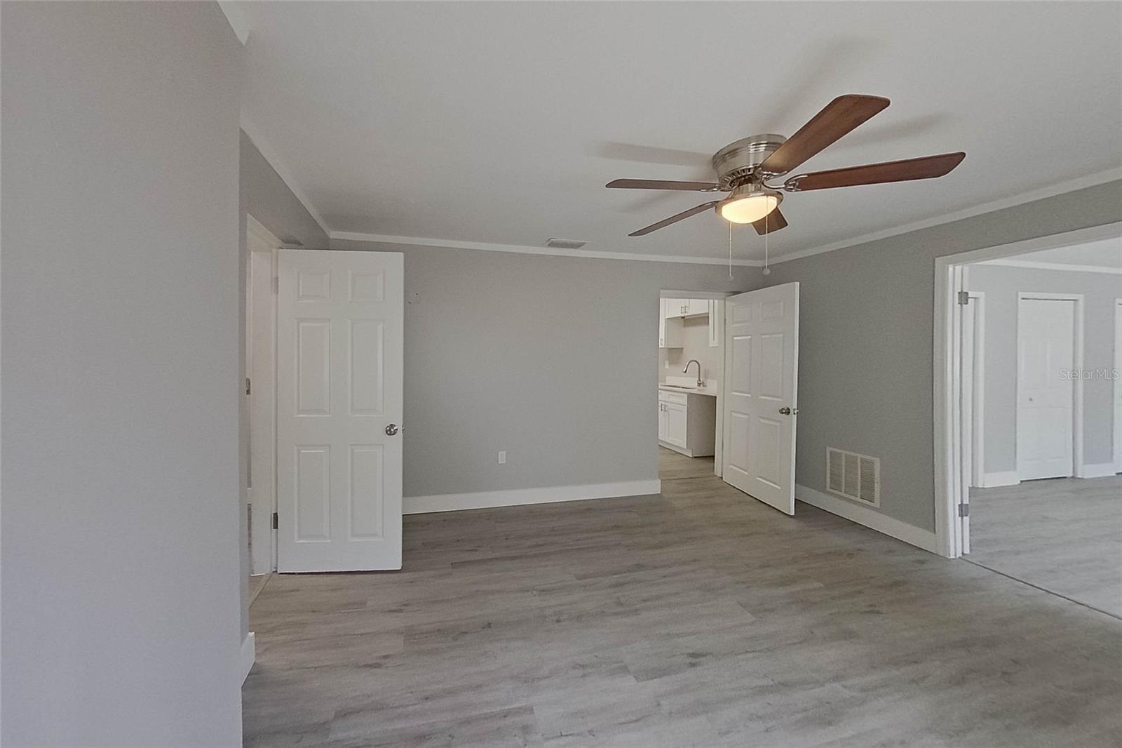 Image 10 of 25 For 1923 Brack Street