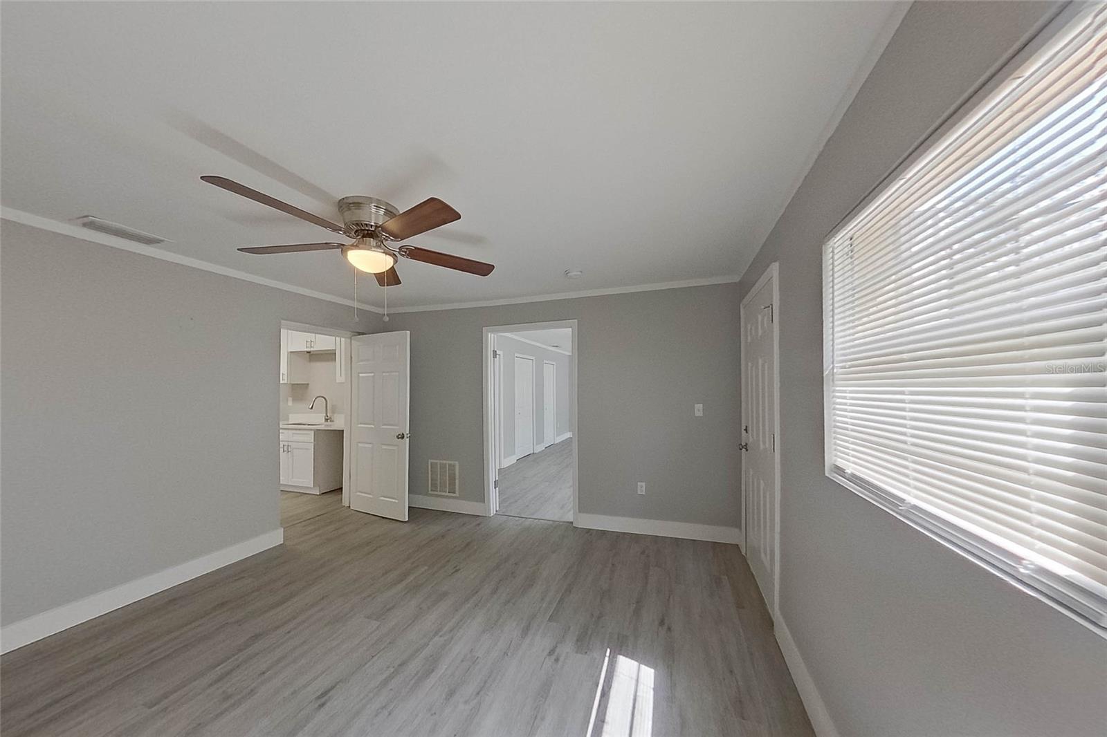 Image 11 of 25 For 1923 Brack Street