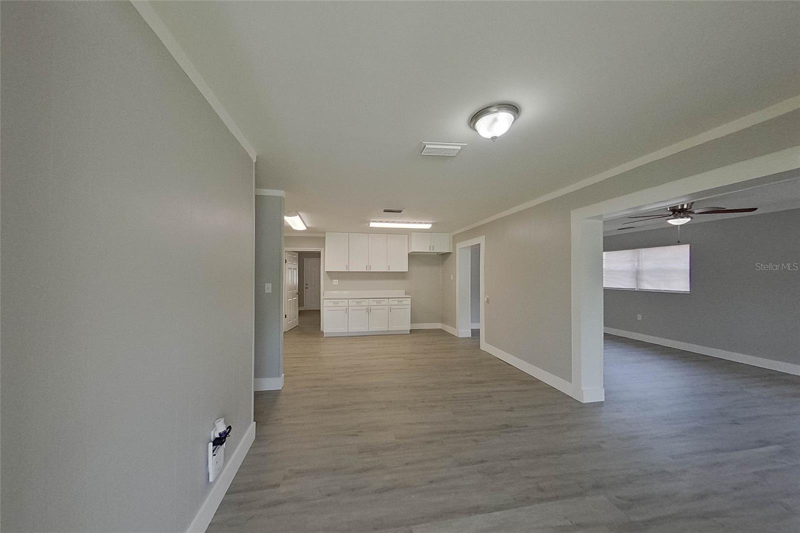 Image 4 of 25 For 1923 Brack Street