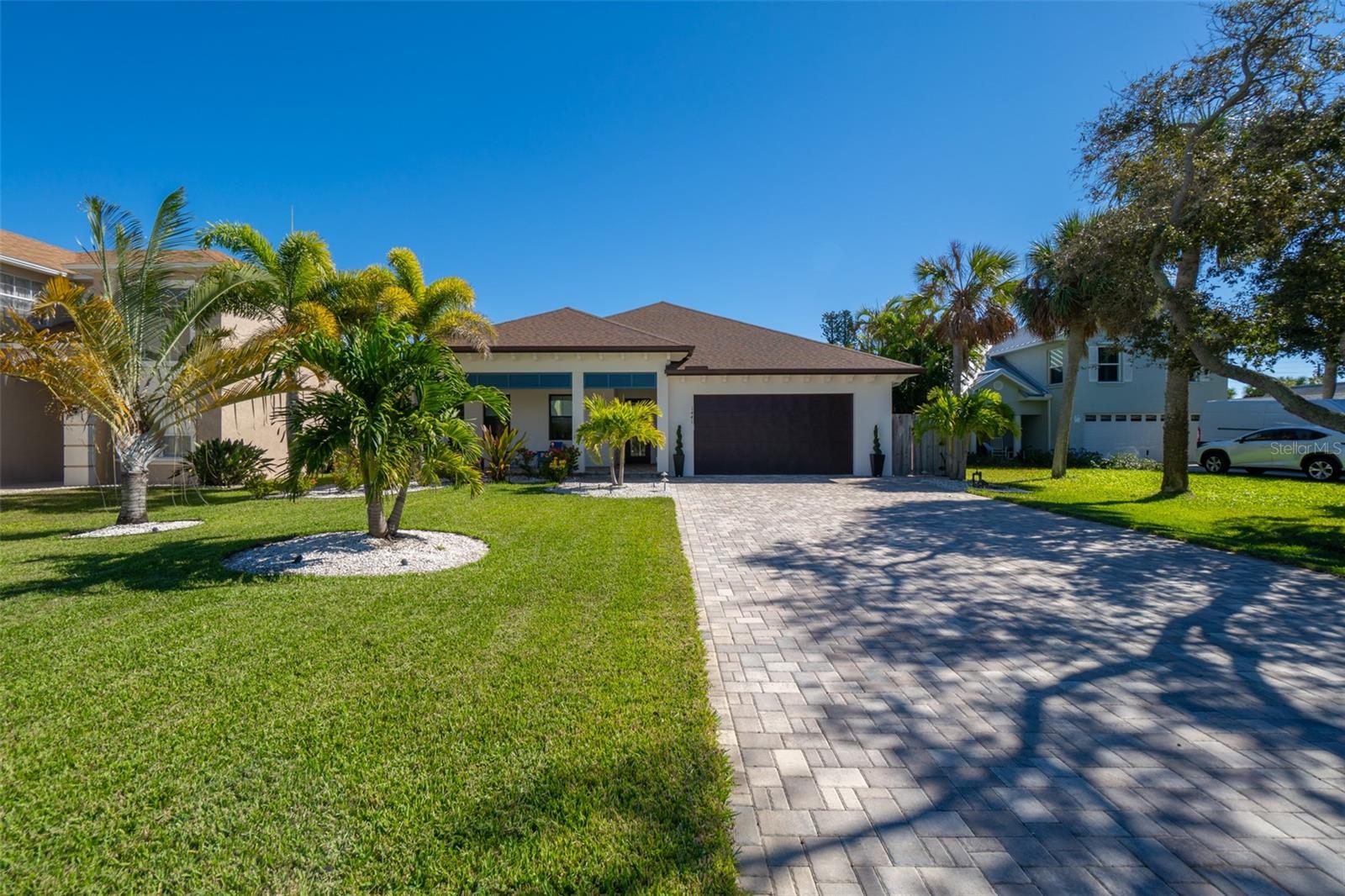 Image 18 of 66 For 1441 Bay Shore Drive