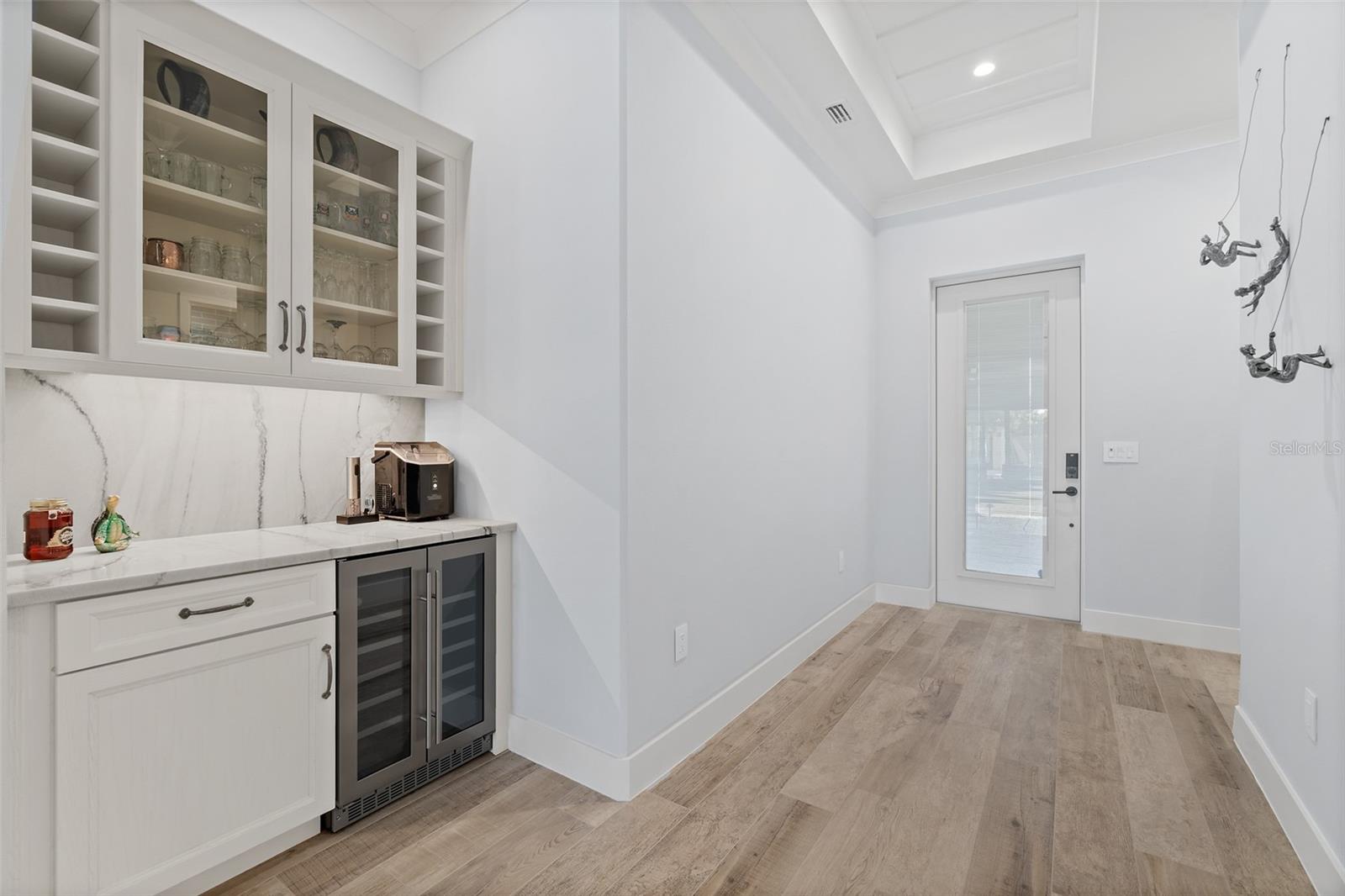 Image 26 of 66 For 1441 Bay Shore Drive