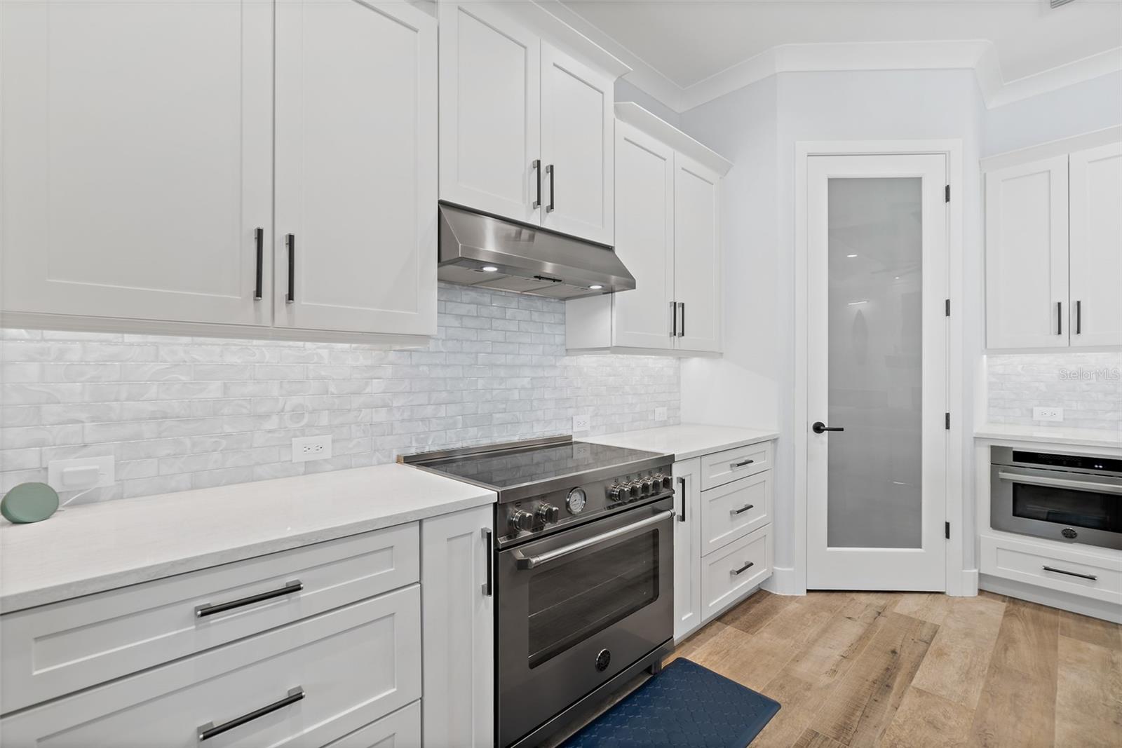 Image 38 of 66 For 1441 Bay Shore Drive