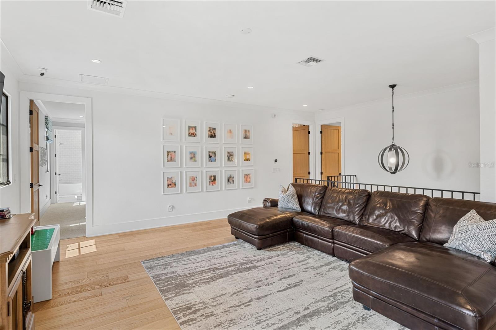 Image 33 of 50 For 473 Fletcher Place