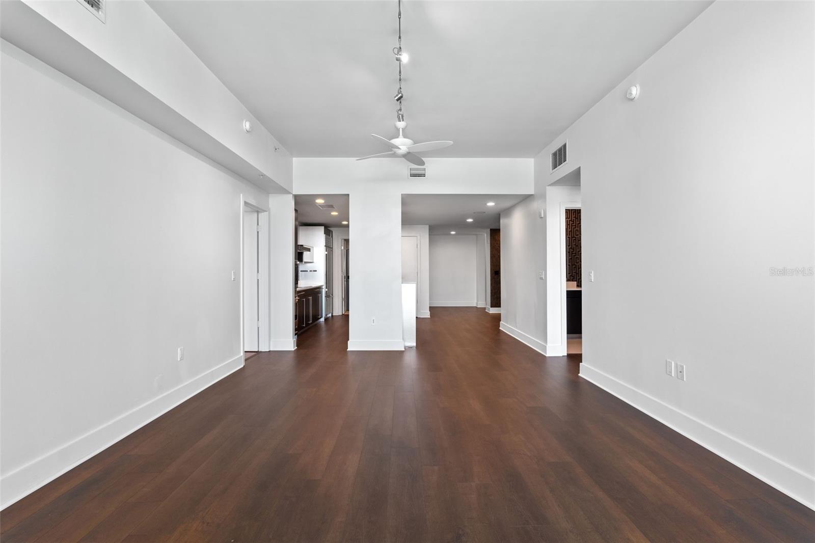 Listing photo id 14 for 260 Osceola Avenue 1207