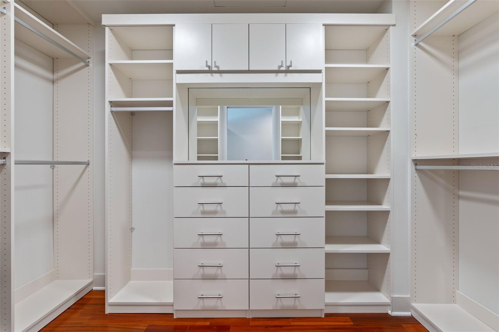 Listing photo id 18 for 260 Osceola Avenue 1207