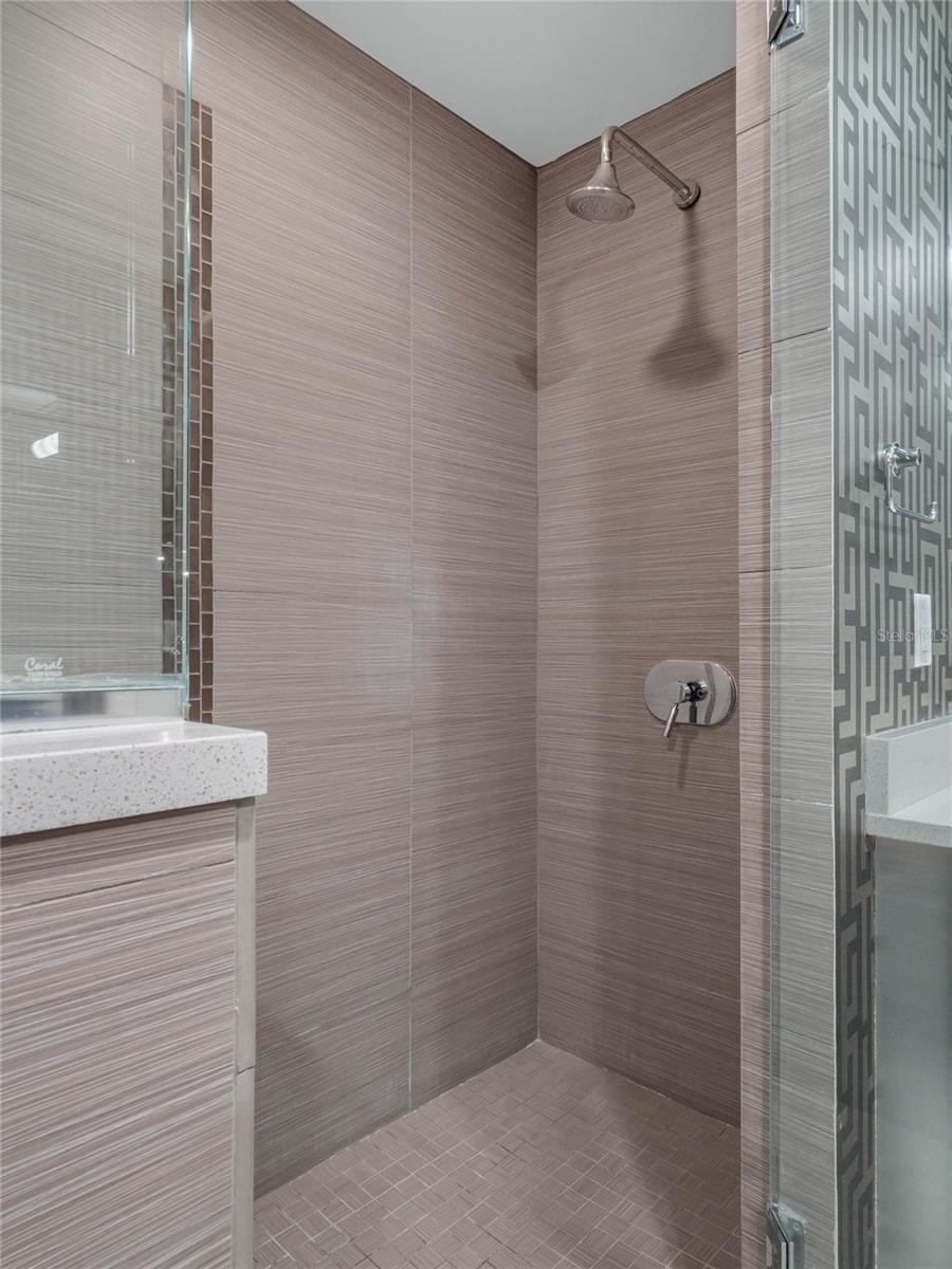 Listing photo id 21 for 260 Osceola Avenue 1207