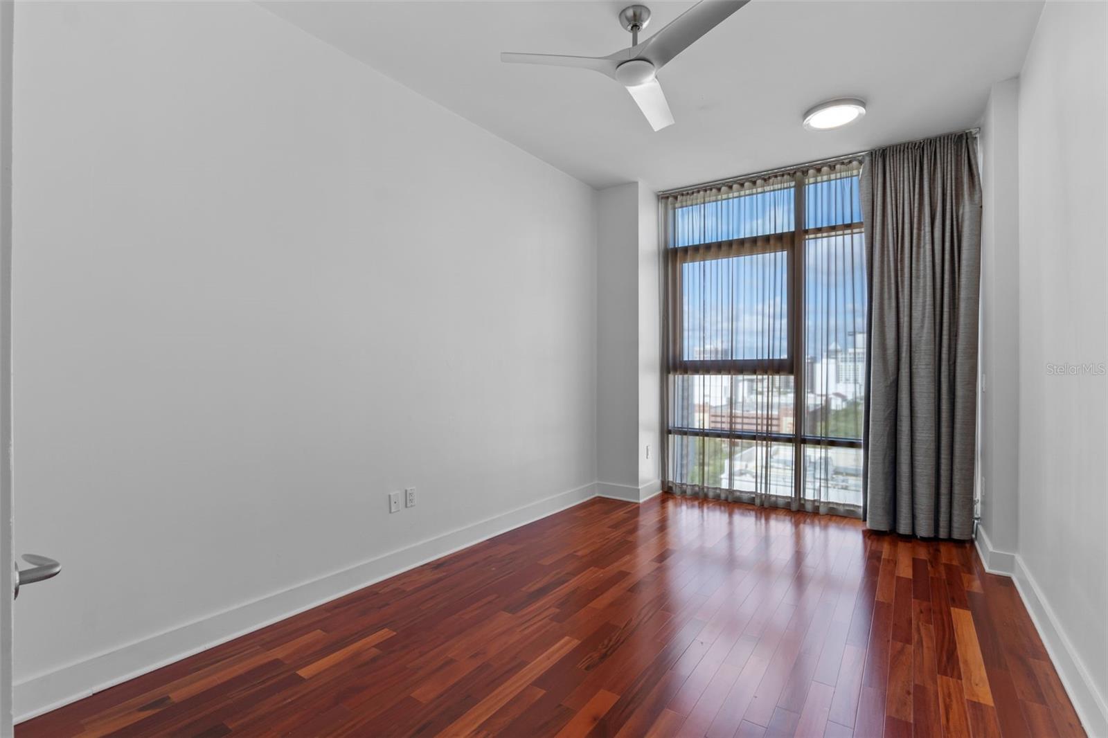 Listing photo id 23 for 260 Osceola Avenue 1207