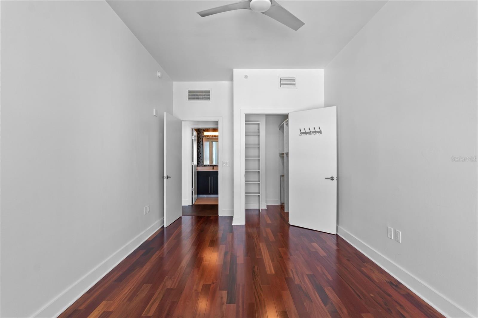 Listing photo id 25 for 260 Osceola Avenue 1207