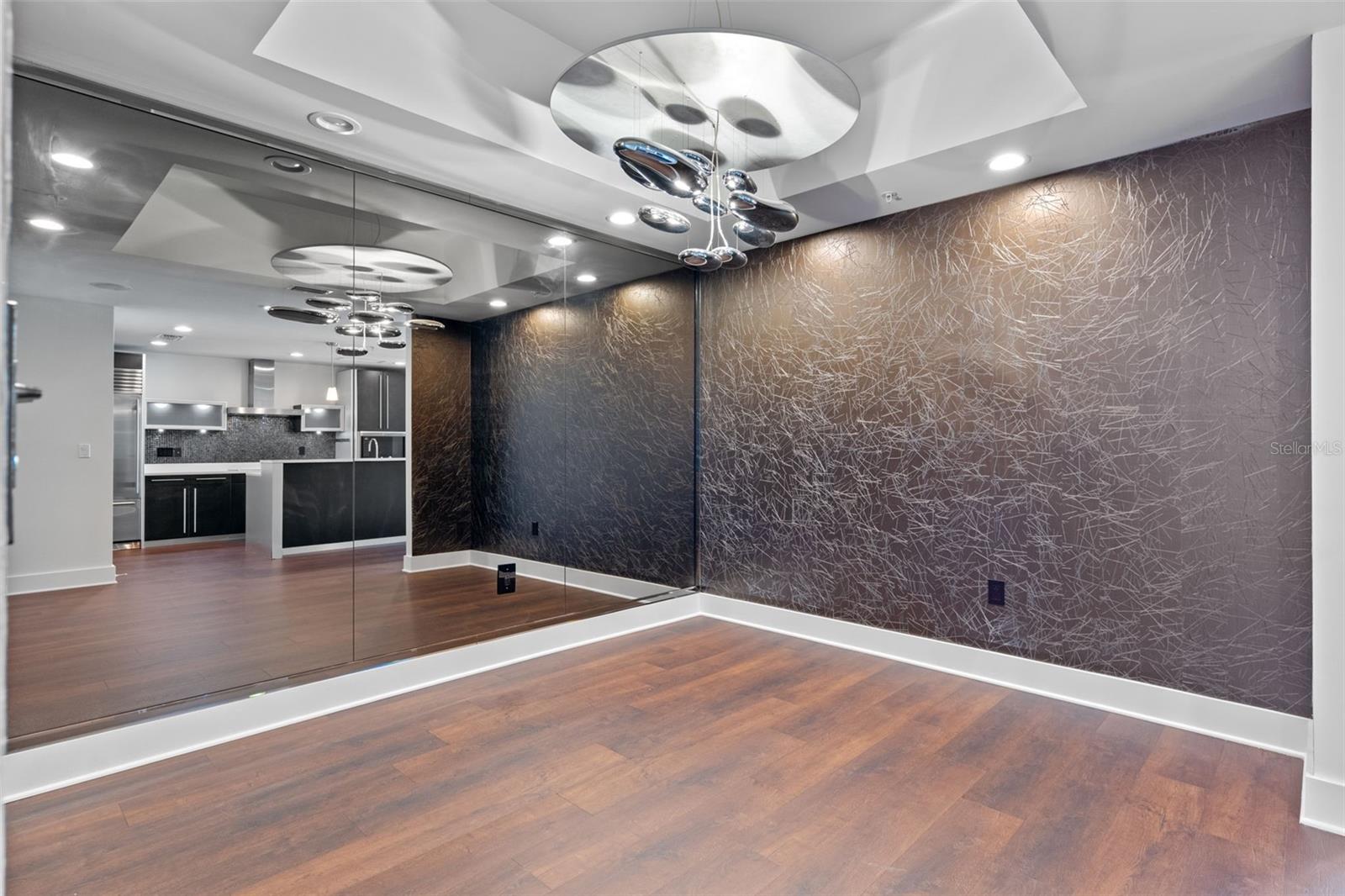 Listing photo id 4 for 260 Osceola Avenue 1207