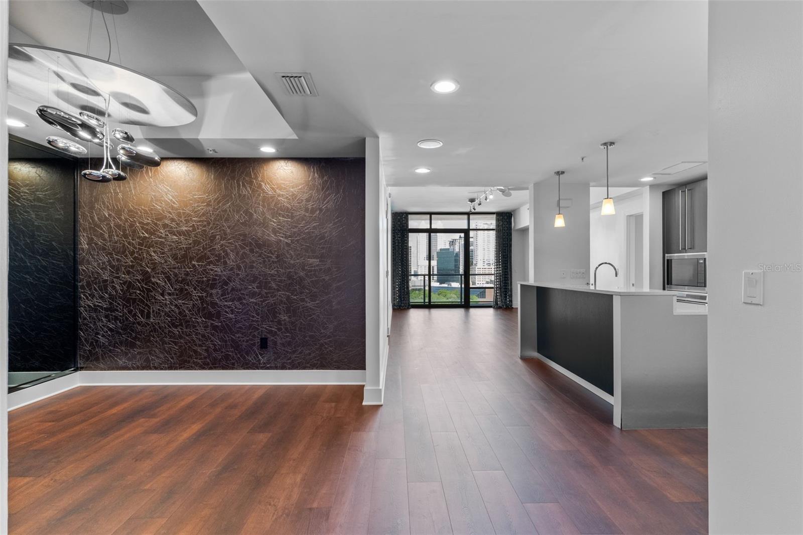 Listing photo id 5 for 260 Osceola Avenue 1207