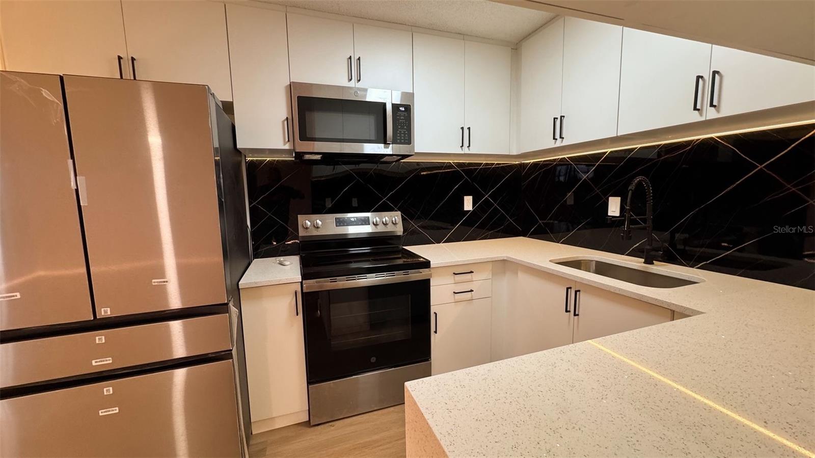 Image 7 of 23 For 2883 Osceola Avenue B2