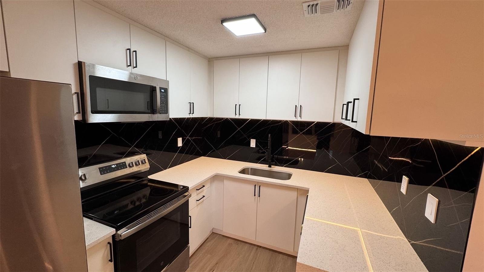 Image 8 of 23 For 2883 Osceola Avenue B2