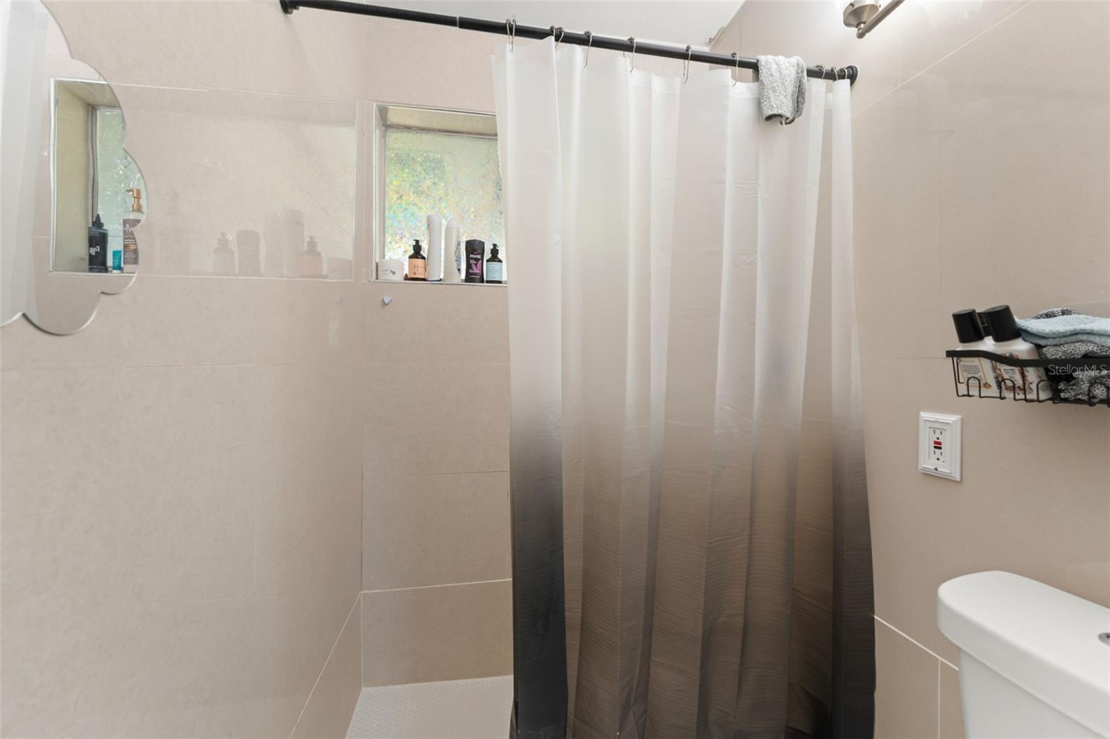 Image 22 of 32 For 721 Kankakee Lane