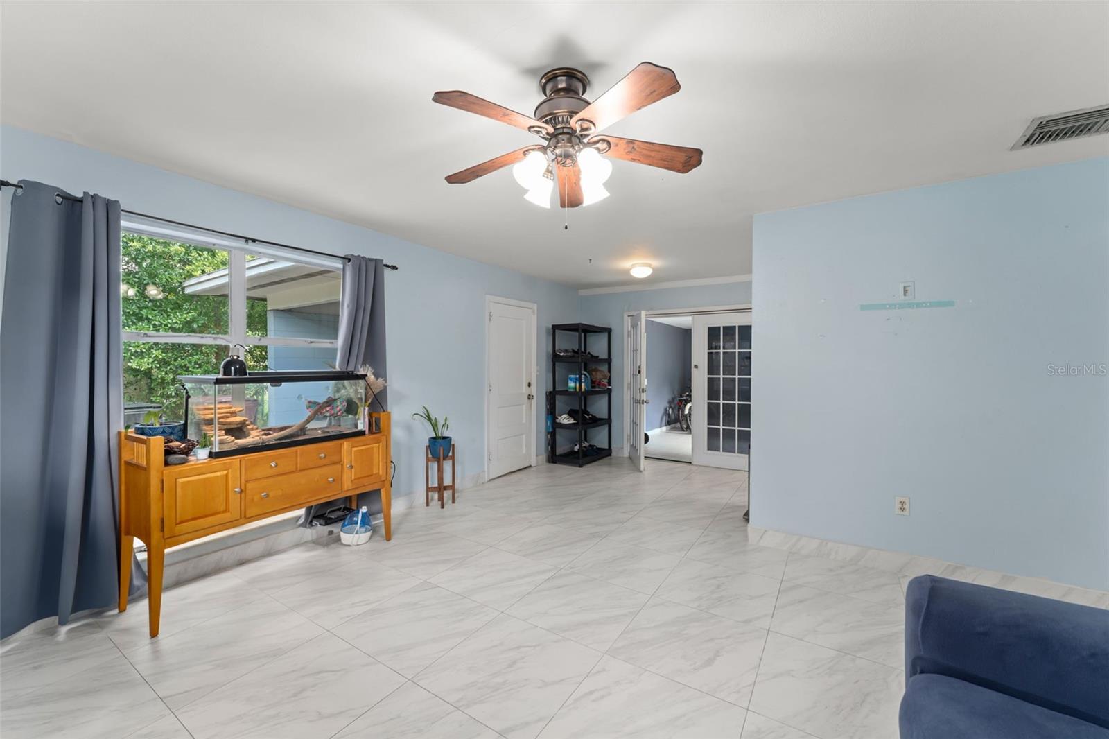 Image 4 of 32 For 721 Kankakee Lane