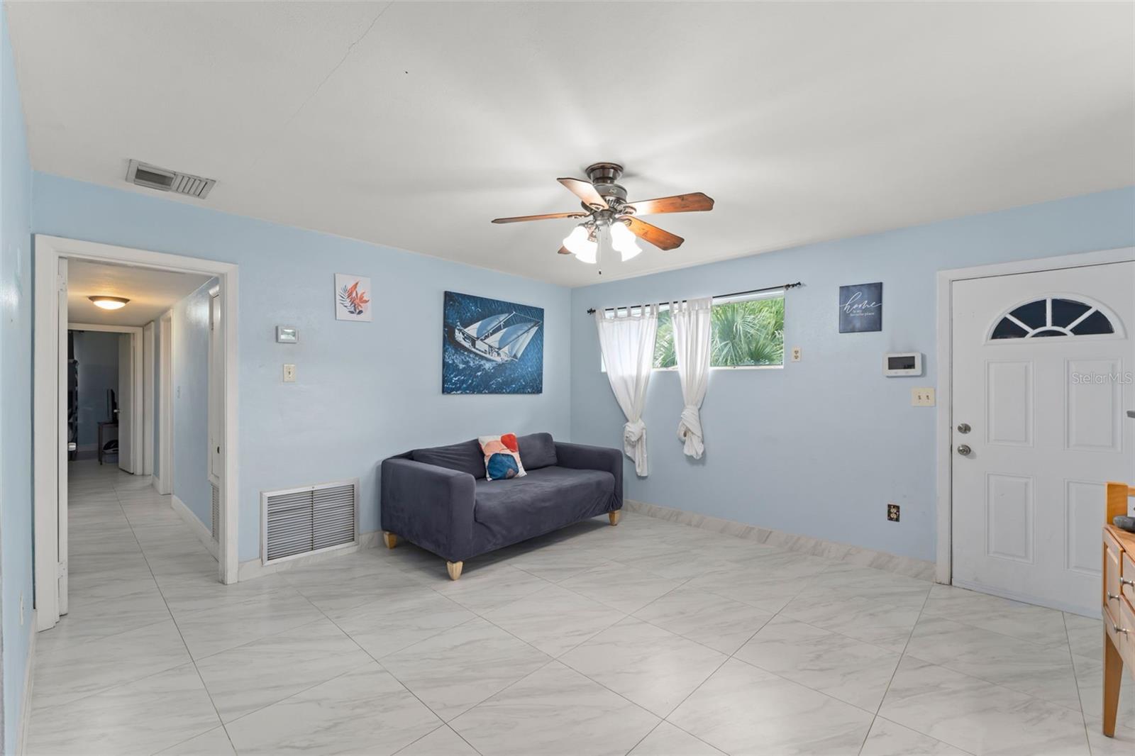 Image 6 of 32 For 721 Kankakee Lane