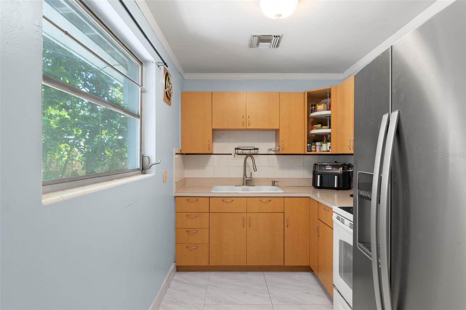 Image 8 of 32 For 721 Kankakee Lane