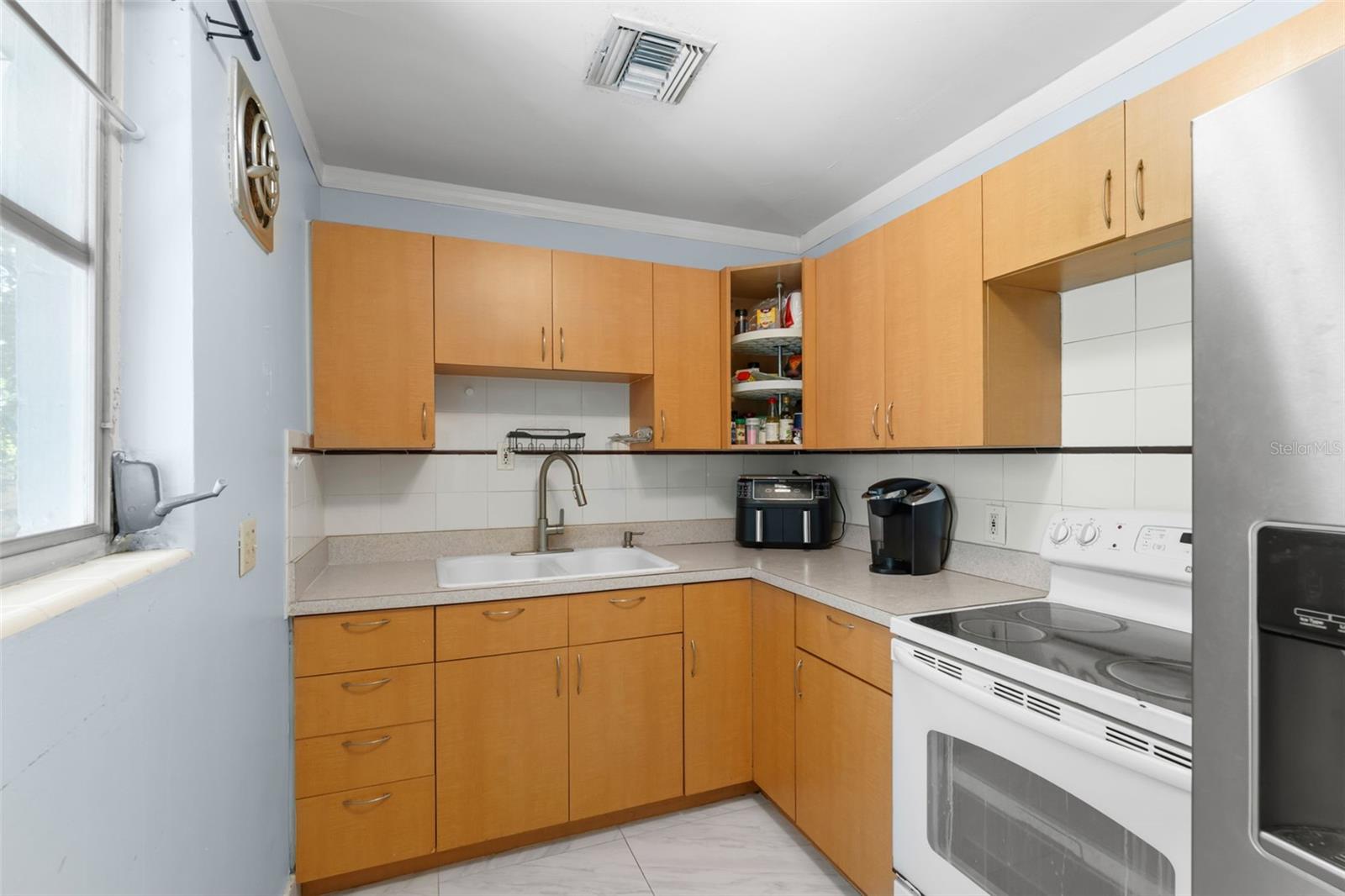 Image 9 of 32 For 721 Kankakee Lane