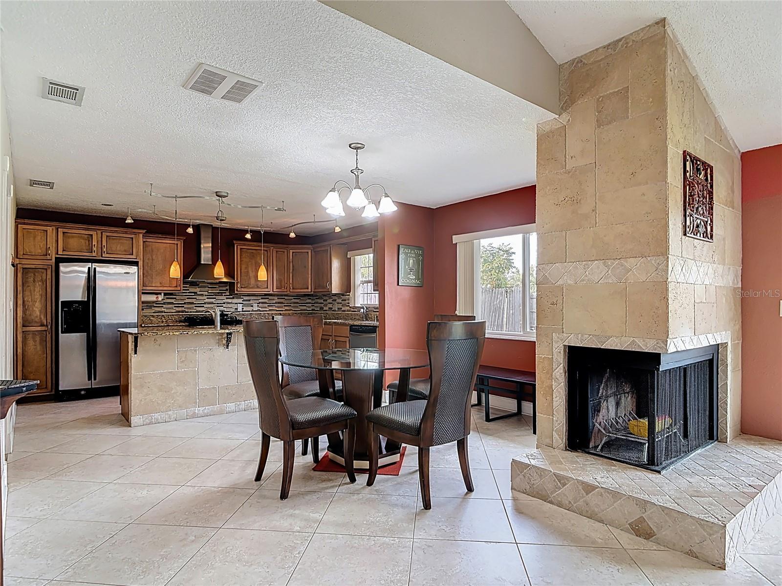 Image 10 of 43 For 1051 Alameda Drive