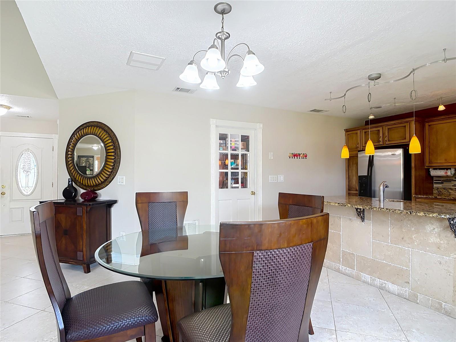 Image 11 of 43 For 1051 Alameda Drive